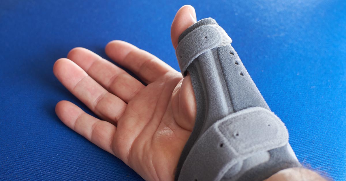 therapy for a torn tendon in adolescence thumb